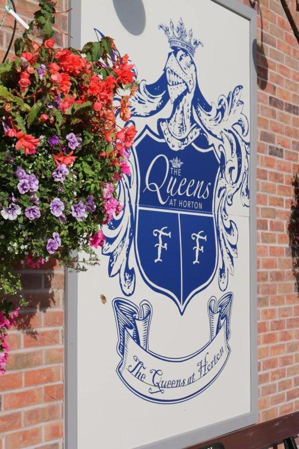 The Queens At Horton Τέλφορντ Εξωτερικό φωτογραφία